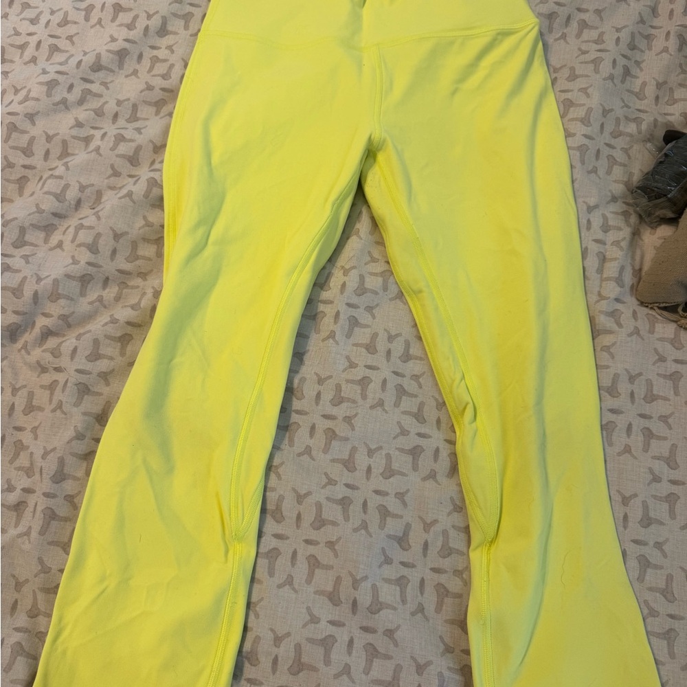 Lululemon Neon Leggins